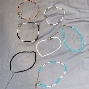 chokers/necklaces